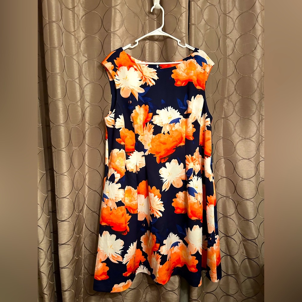 Brand new Vince Camuto midi floral dress. Size 20W.